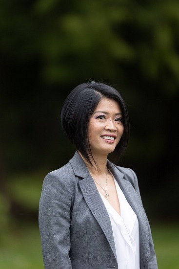 Trang Headshot
